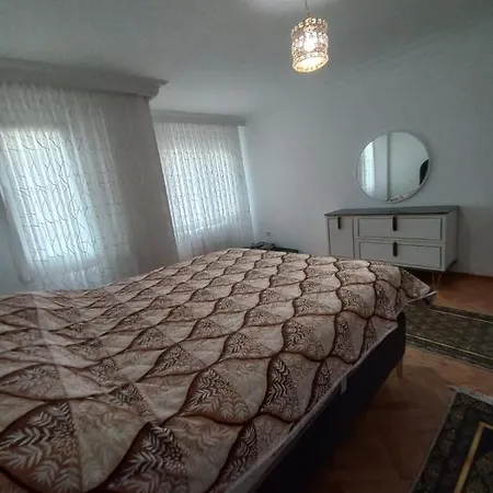2 Eme Etage Ortakoey No 4 Apartamento Estambul